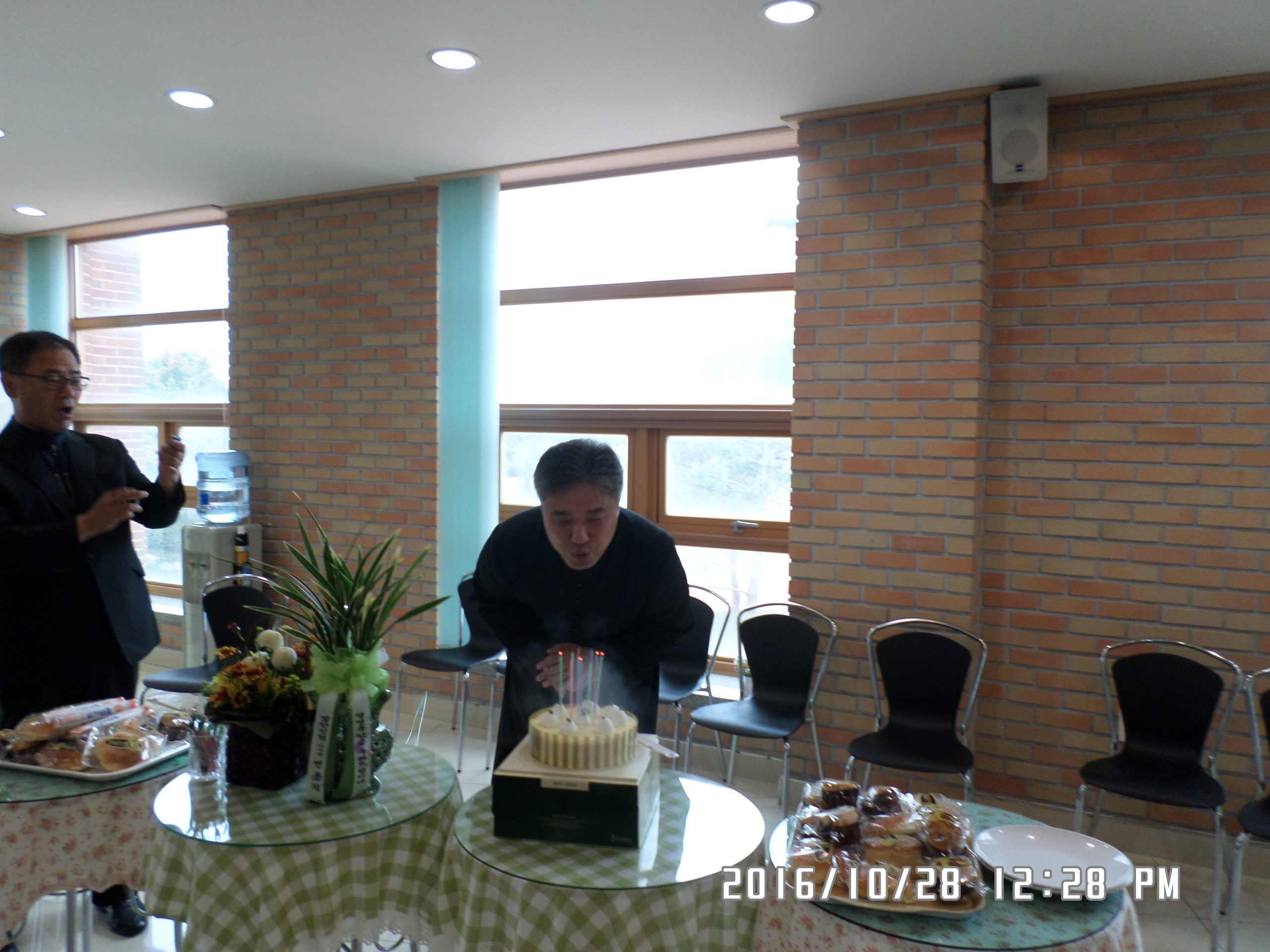 10월28일 전담신부님 영명축일