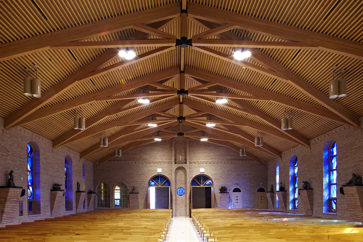 화성 요당리 성지 대성당…서로 어우러져 곧게 뻗어가는 나무들의 기도